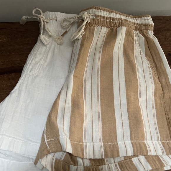 2 Pairs Women's Old Navy Linen Blend Drawstring Shorts Size M - Picture 1 of 11